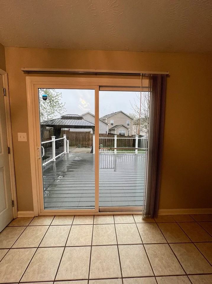 2588 Woodhill Dr - Photo 3 of 9