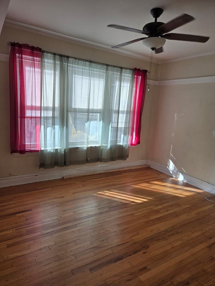 3842 W Roscoe St #2 - Photo 3 of 13