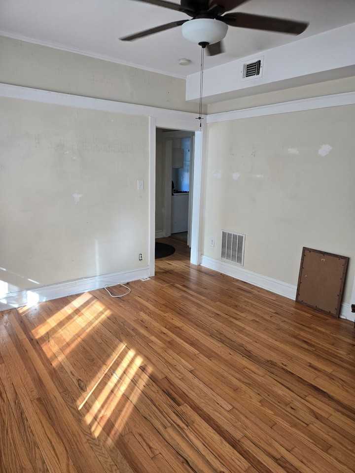 3842 W Roscoe St #2 - Photo 5 of 13