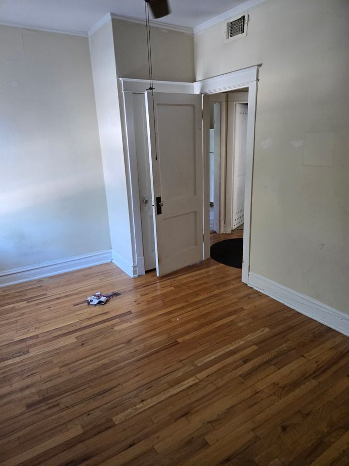 3842 W Roscoe St #2 - Photo 7 of 13