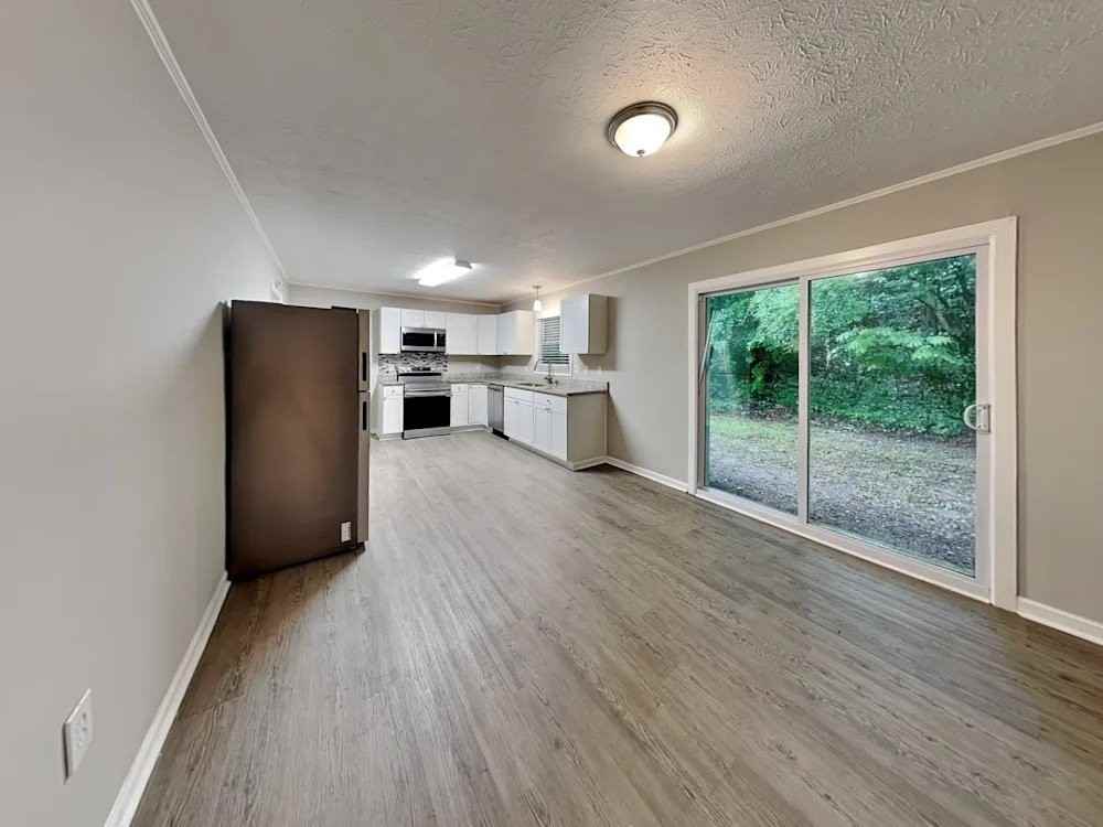 2363 Springdale Rd Sw - Photo 4 of 11