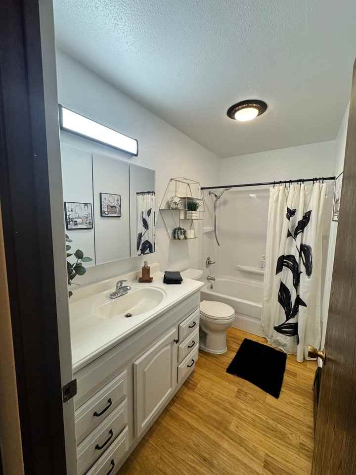 531 Creekside St #A - Photo 2 of 6
