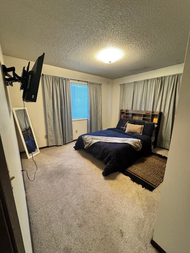 531 Creekside St #A - Photo 3 of 6
