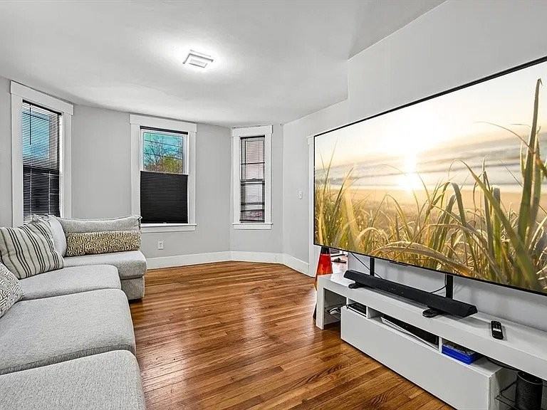 19 Sheldon St - Photo 5 of 20