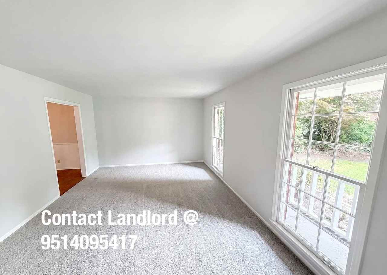 1277 Seven Springs Cir - Photo 3 of 12