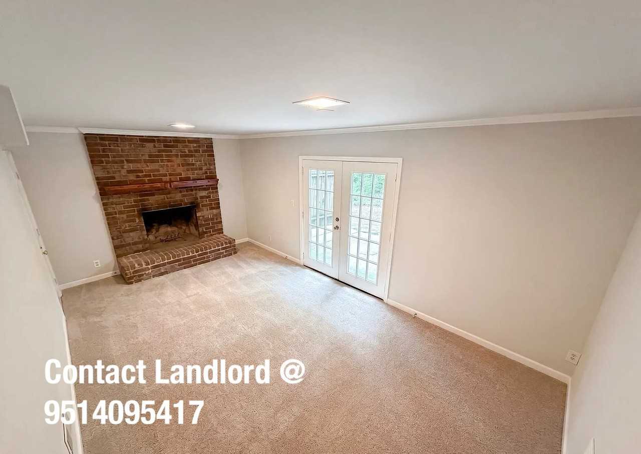 1277 Seven Springs Cir - Photo 5 of 12