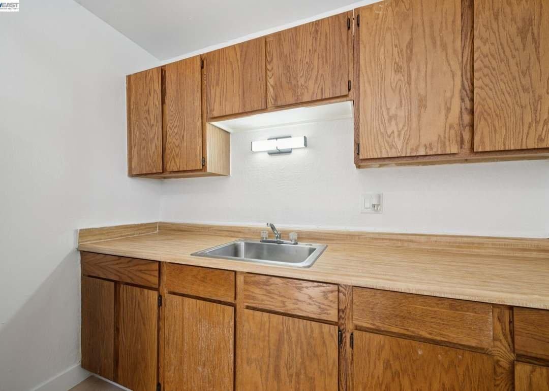 417 S 25th St #419 - Photo 3 of 18