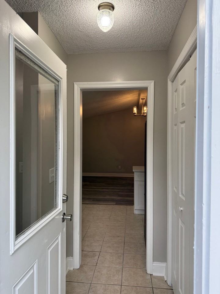 58 Saint Albans Rd - Photo 4 of 15
