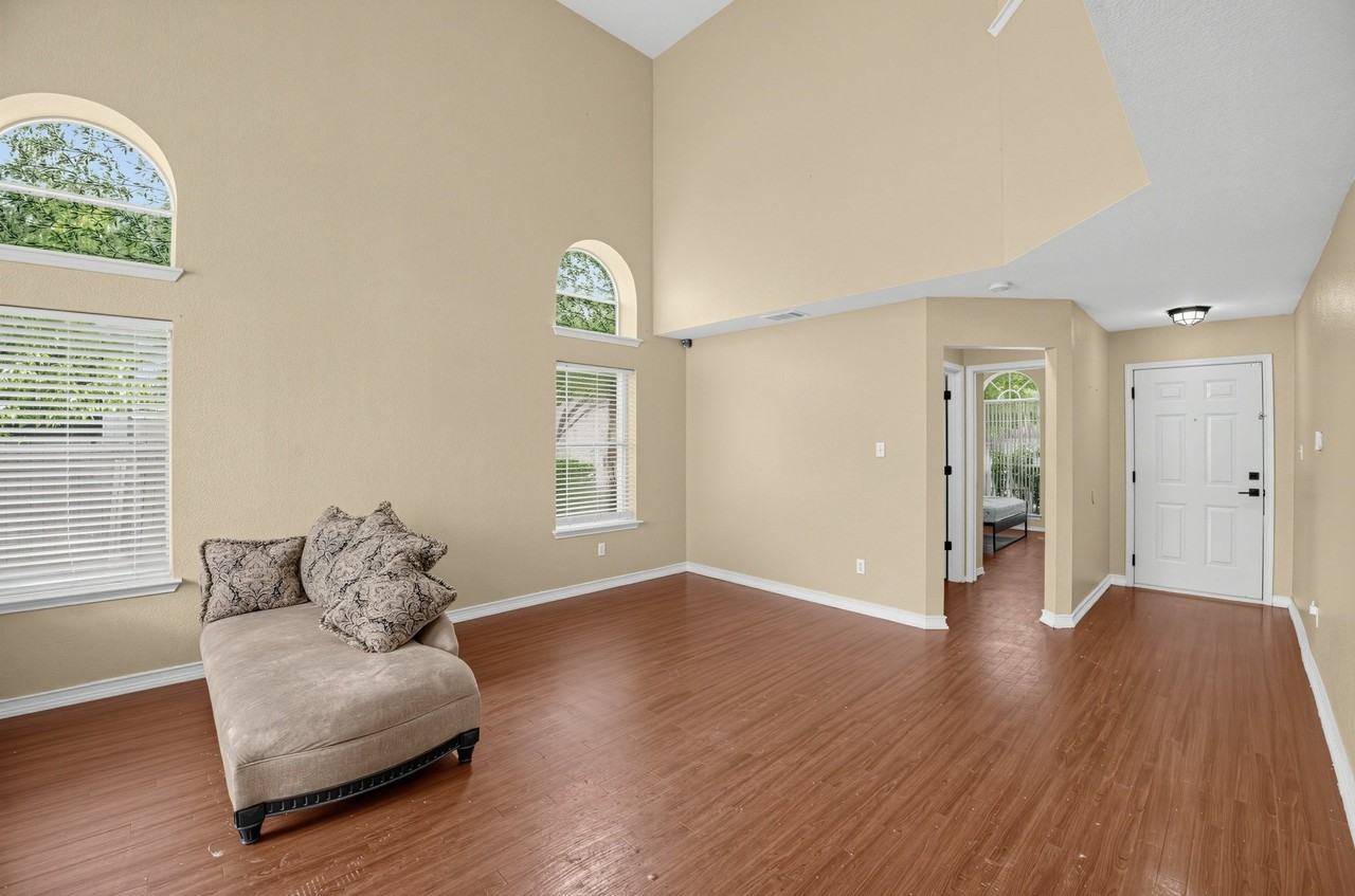 1610 Balmorhea Ln - Photo 5 of 18