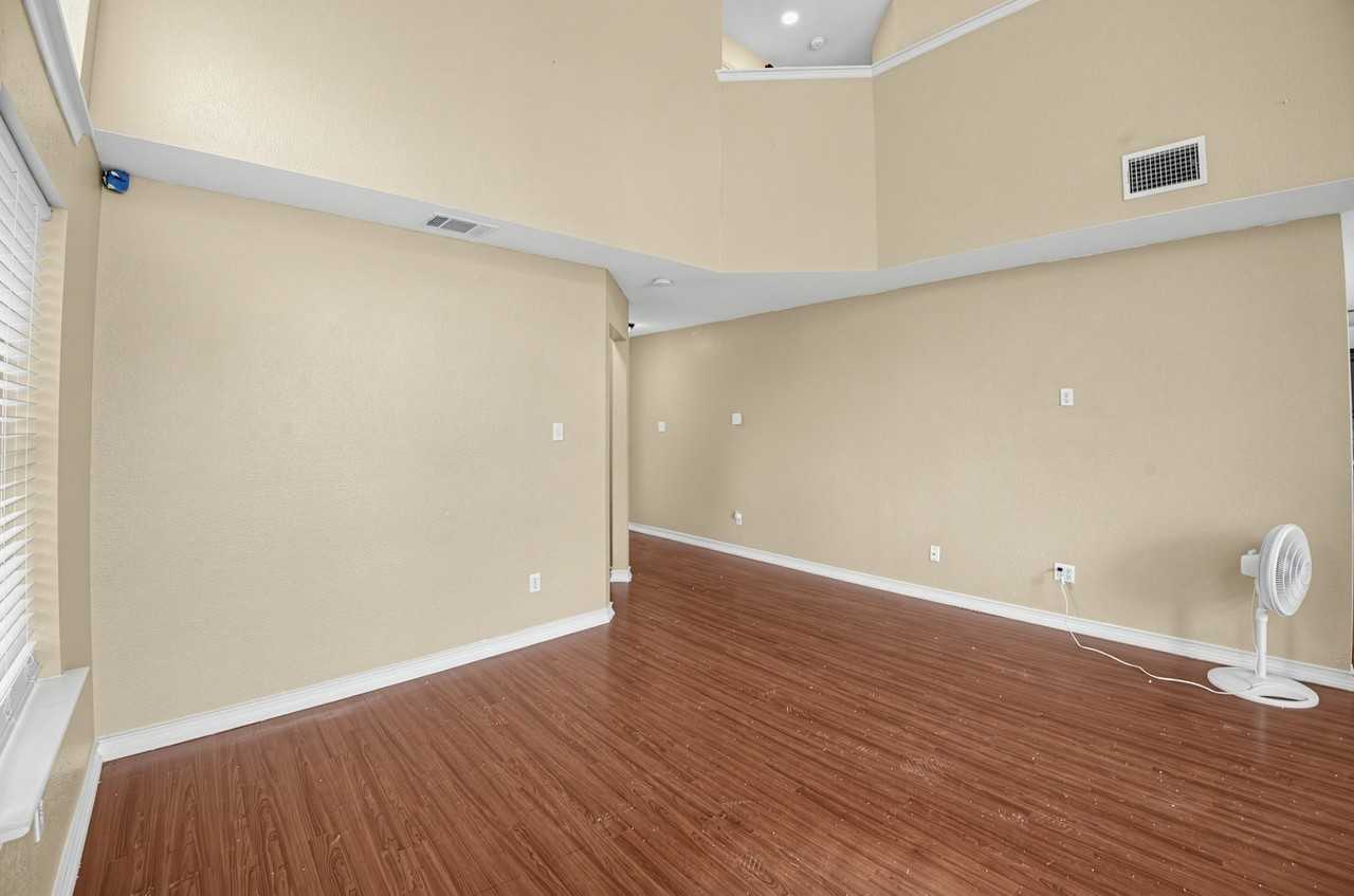 1610 Balmorhea Ln - Photo 6 of 18