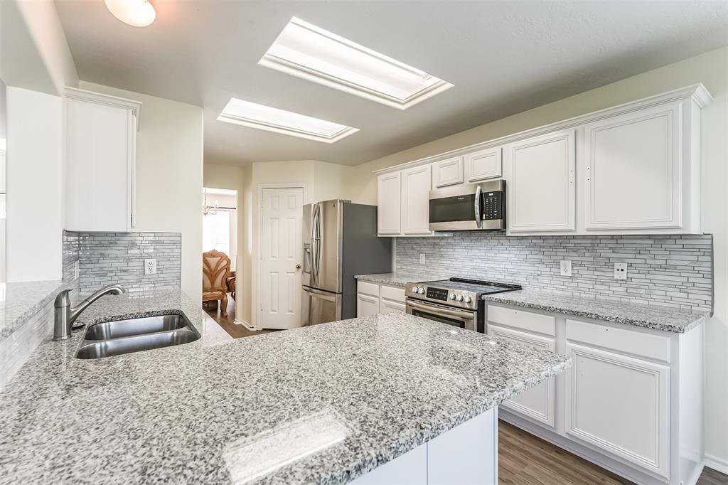4114 Caneshaw Dr - Photo 5 of 14