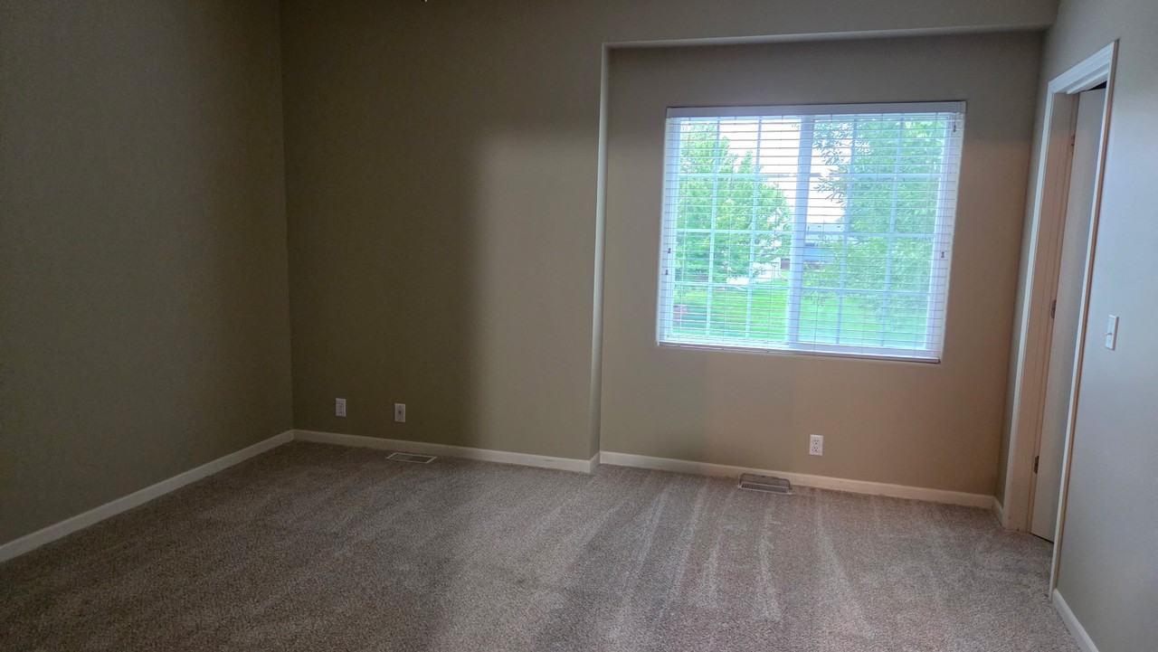 17231 Manderson St - Photo 5 of 11