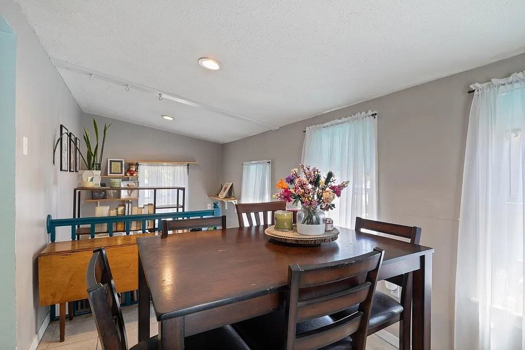 51 Anderson Ave - Photo 7 of 17
