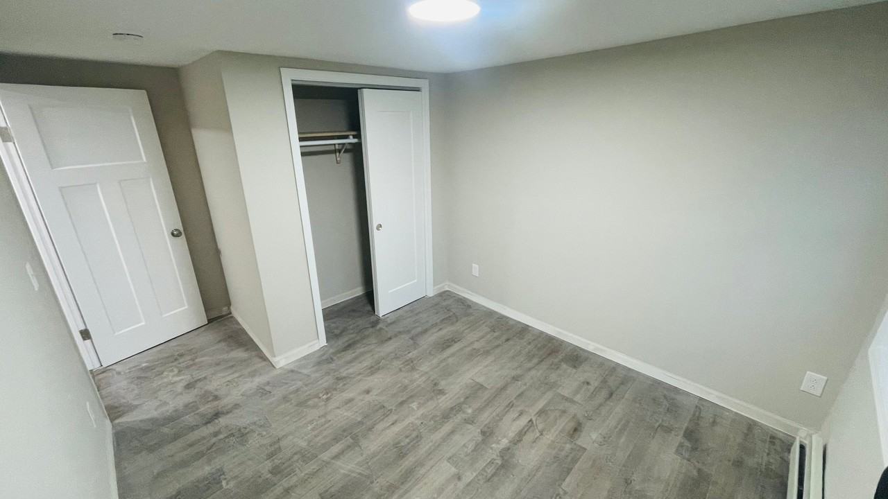 715 Catherine St #2 - Photo 4 of 11