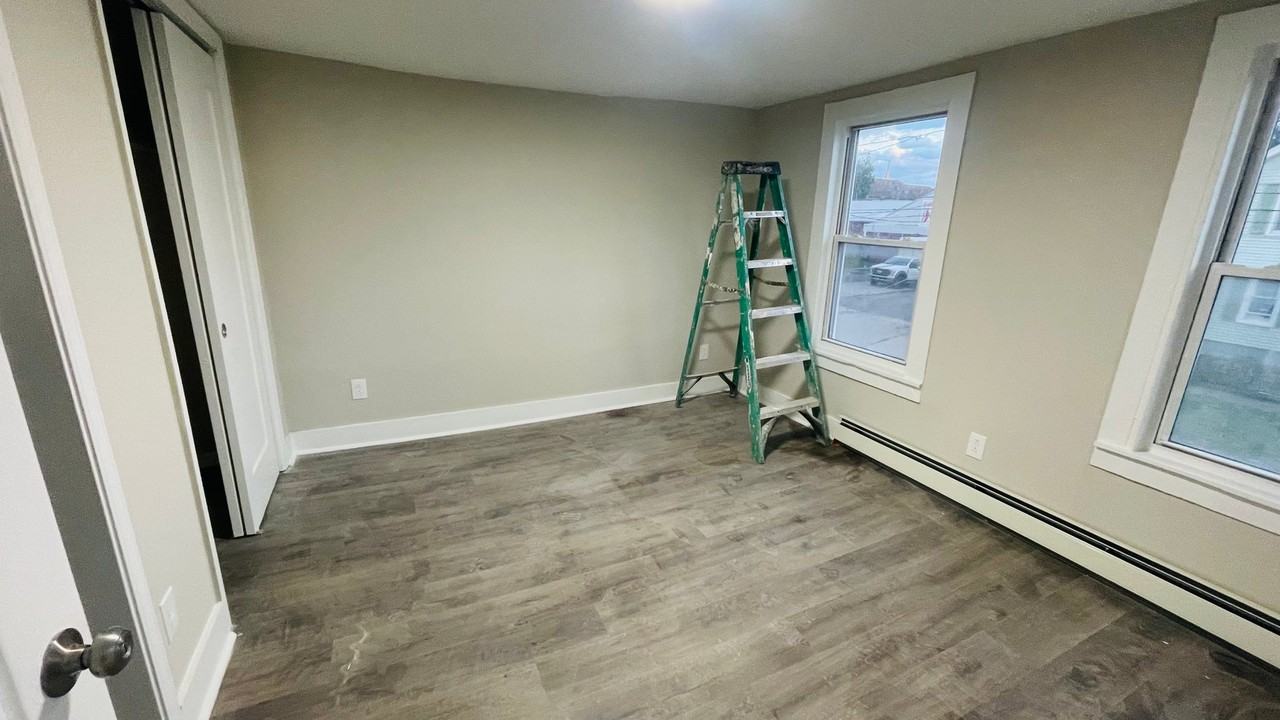 715 Catherine St #2 - Photo 7 of 11
