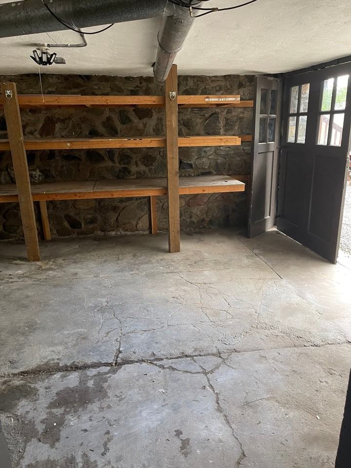 408 Aspen St - Photo 7 of 8