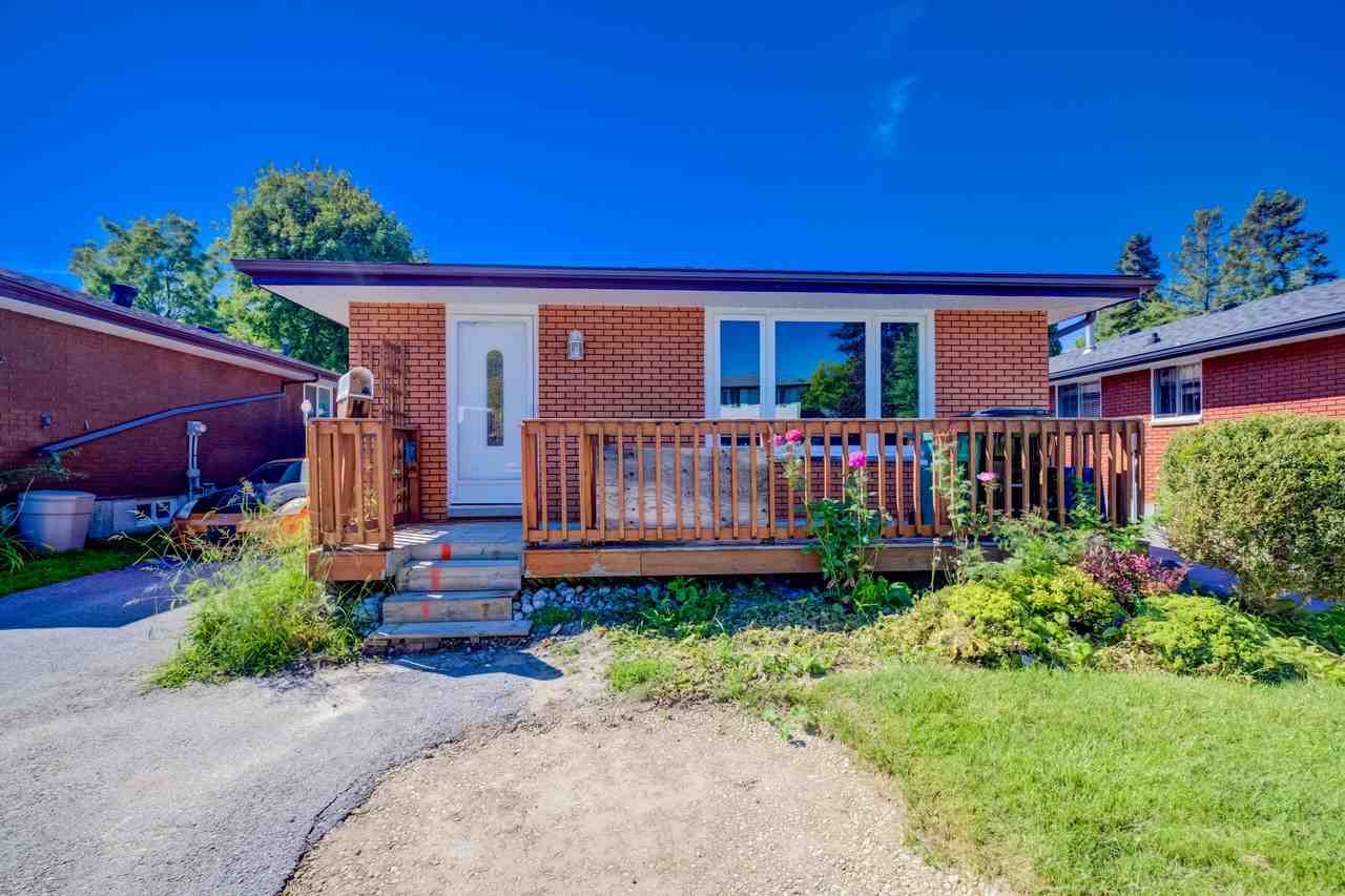 70 Arrowhead Crescent - Photo 2 of 19