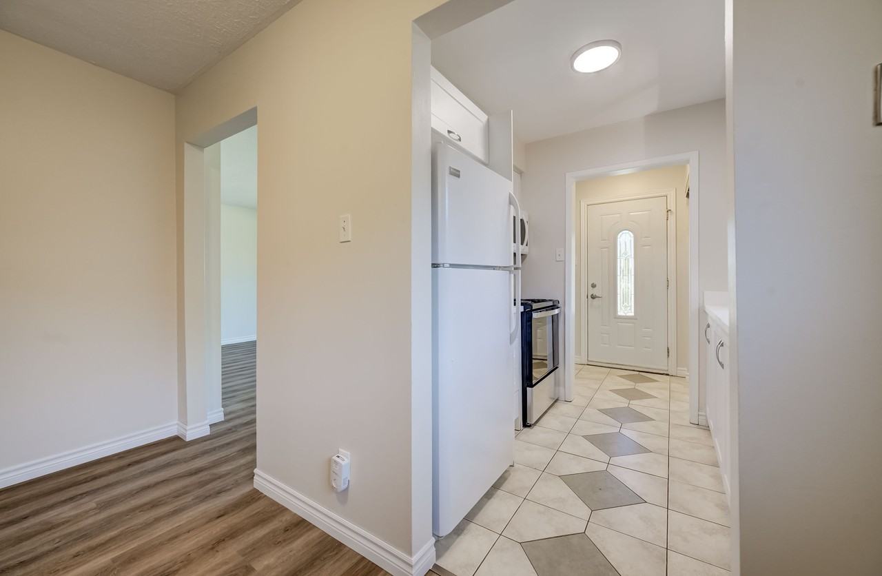 70 Arrowhead Crescent - Photo 6 of 19
