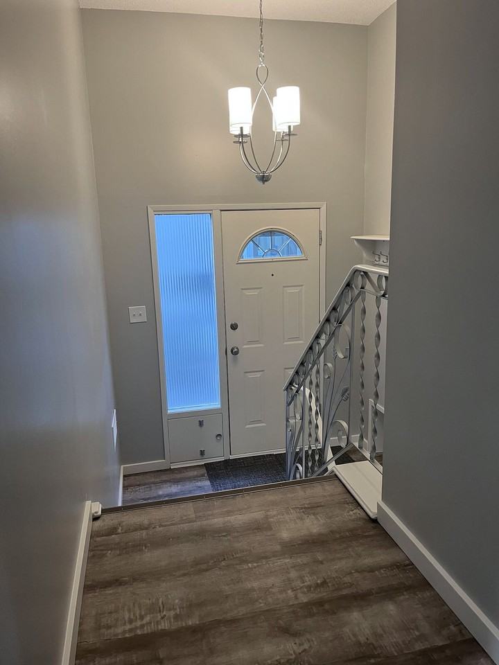 1318 Phair Ave Ne - Photo 2 of 22