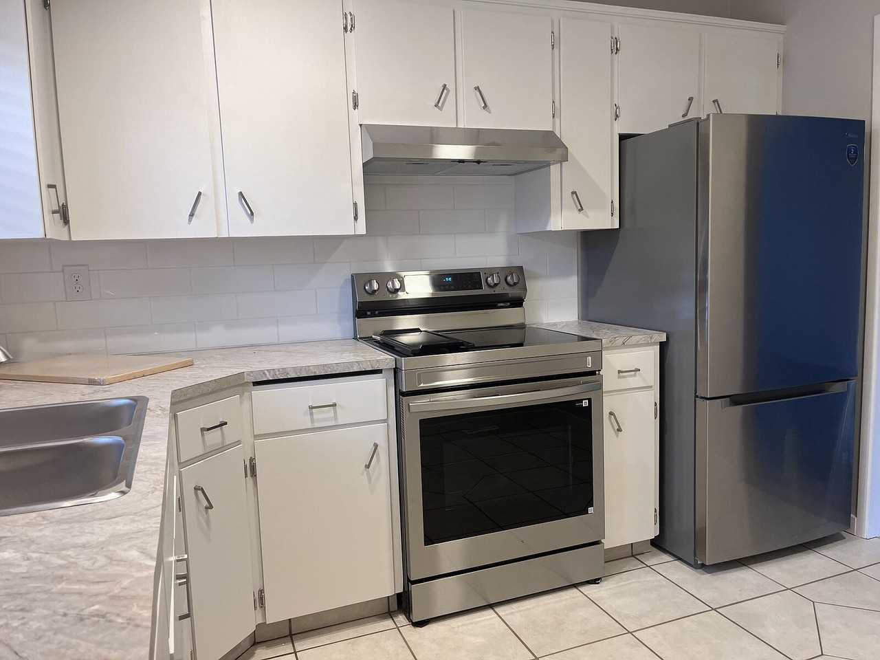 1318 Phair Ave Ne - Photo 3 of 22