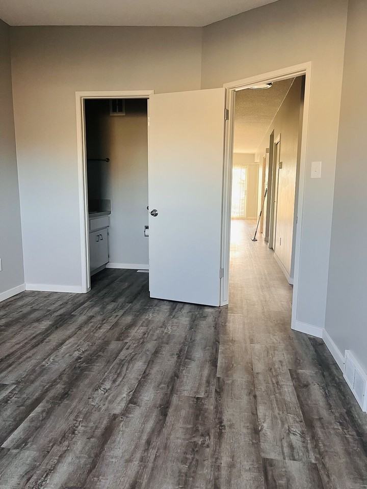 1318 Phair Ave Ne - Photo 6 of 22