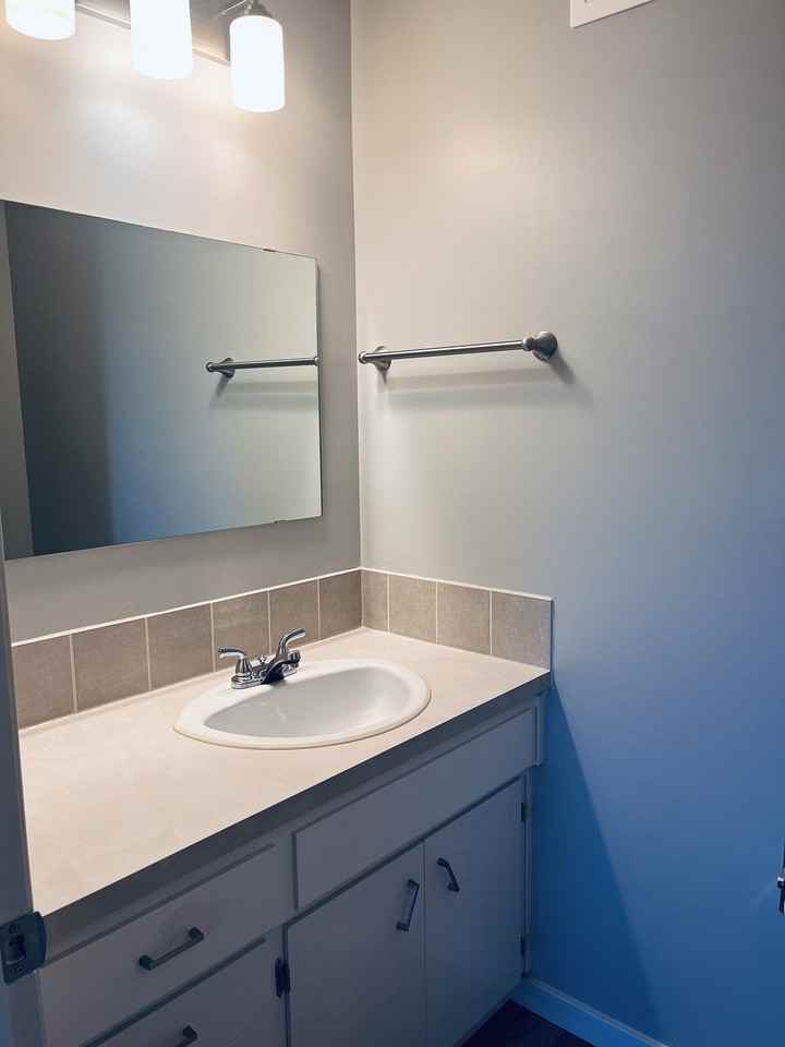 1318 Phair Ave Ne - Photo 7 of 22
