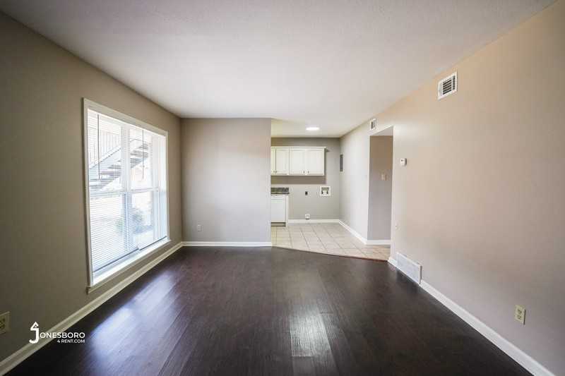 1610 Stone St - Photo 4 of 13