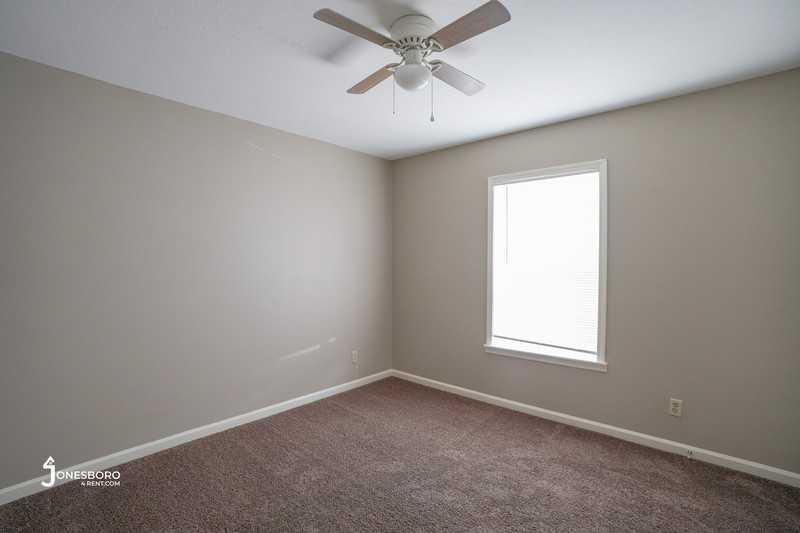 1610 Stone St - Photo 7 of 13