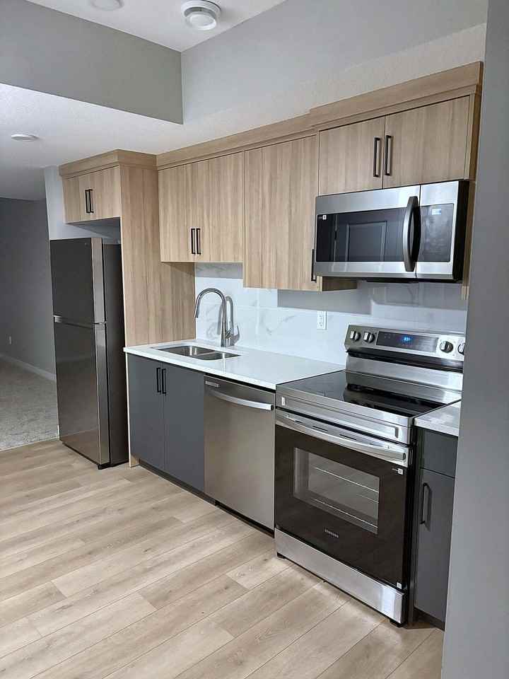 18139 74 St Nw - Photo 2 of 23