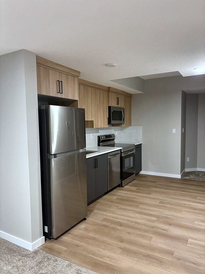 18139 74 St Nw - Photo 3 of 23
