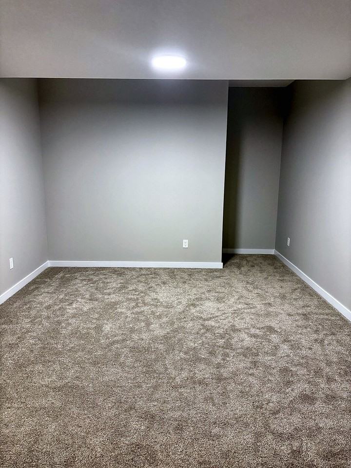 18139 74 St Nw - Photo 5 of 23