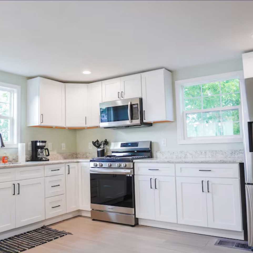 228 Hastings Ave #NA - Photo 3 of 12