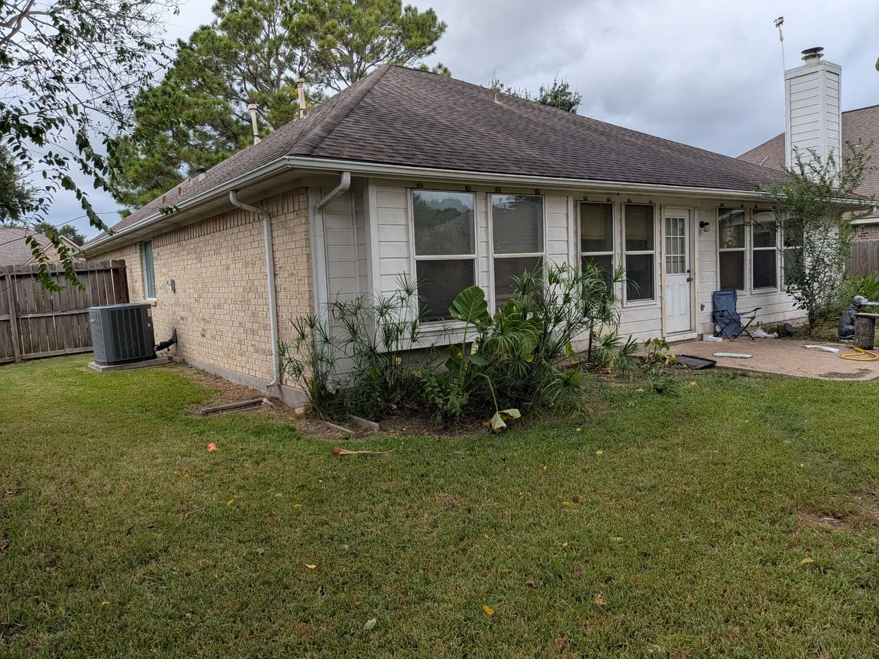 1819 Barretts Glen Dr #NA - Photo 4 of 17