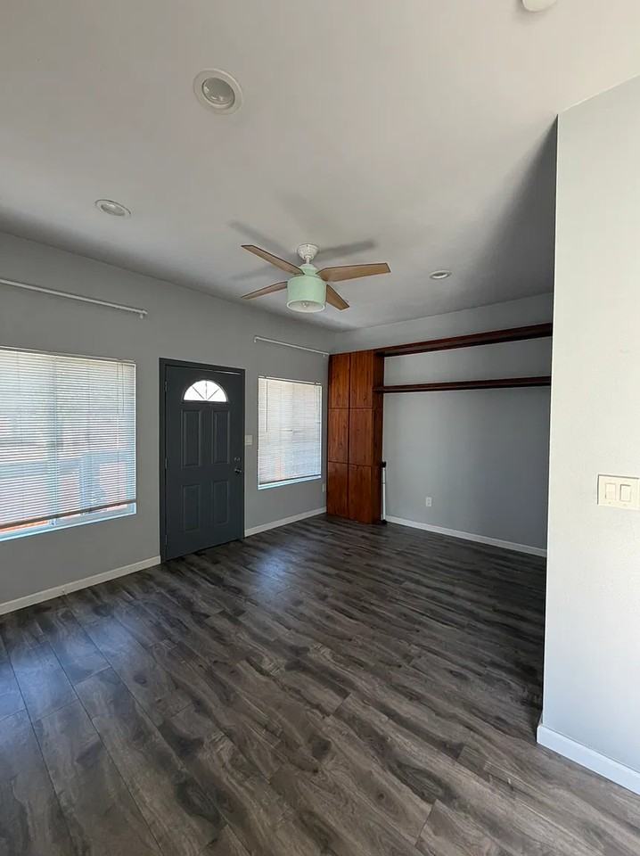 4540 Huntington Drive North - Photo 3 of 13