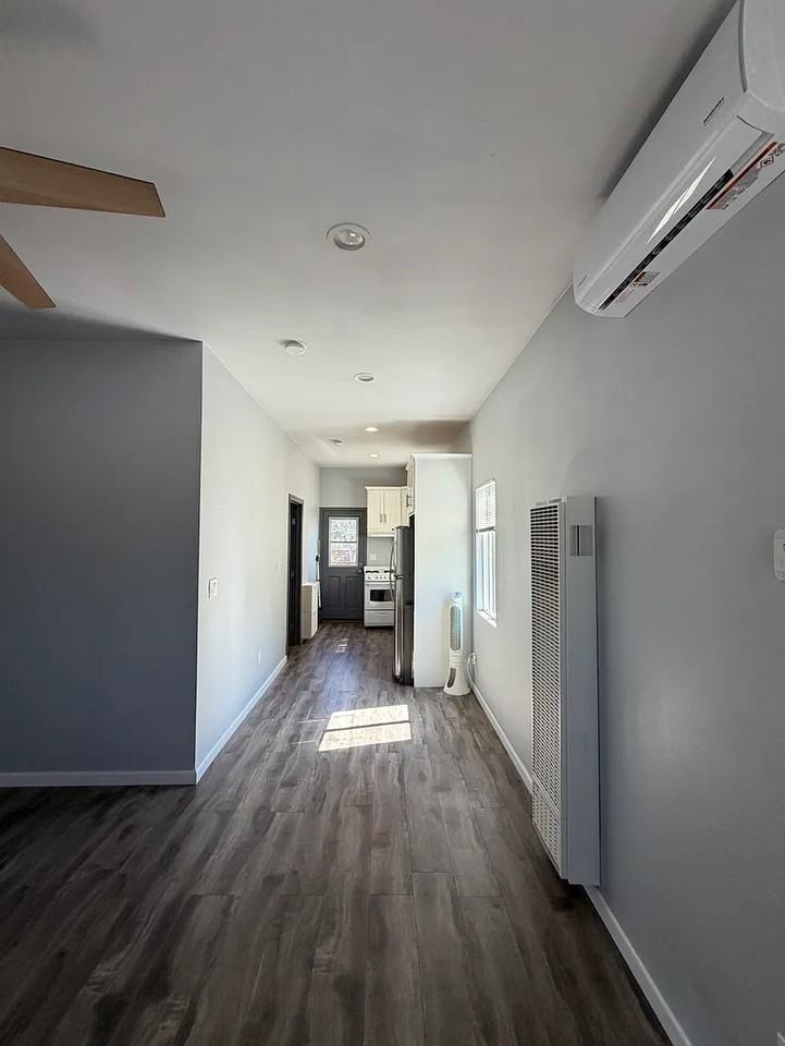4540 Huntington Drive North - Photo 4 of 13