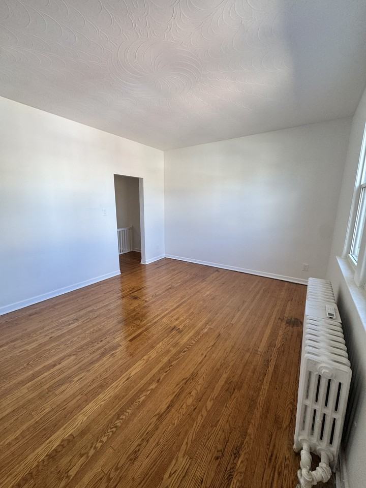 1713a Saint Clair Avenue West - Photo 3 of 15