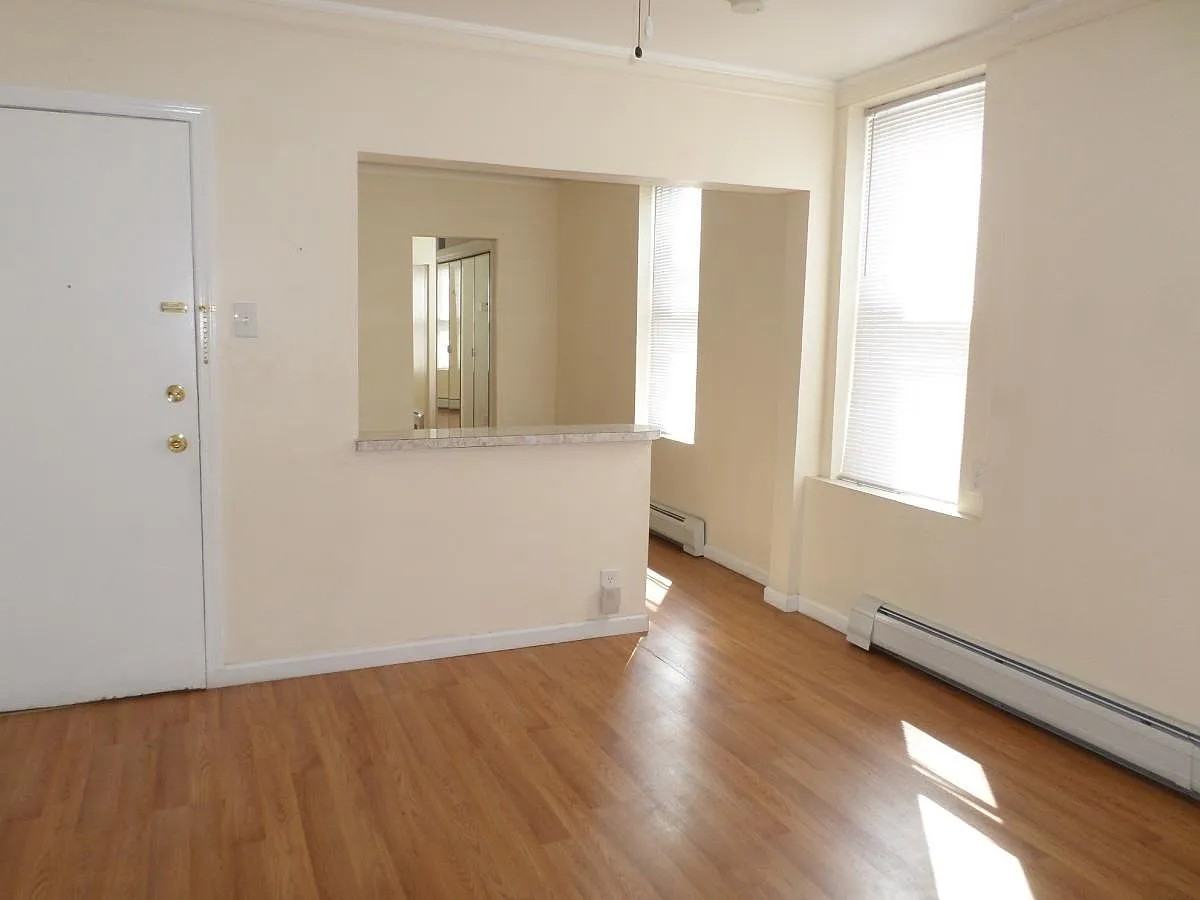 1101 43rd Street #1 - Photo 3 of 12