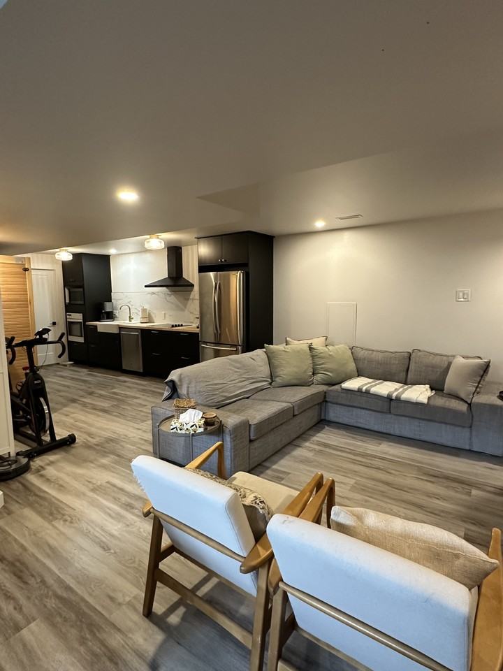 1806 Kilborn Avenue #B - Photo 4 of 11