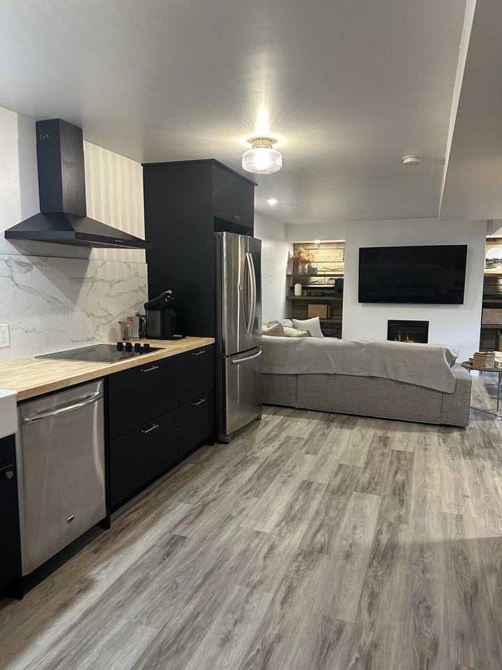 1806 Kilborn Avenue #B - Photo 3 of 11