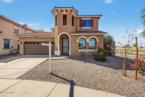 featured image of 3853 E Claxton Ave