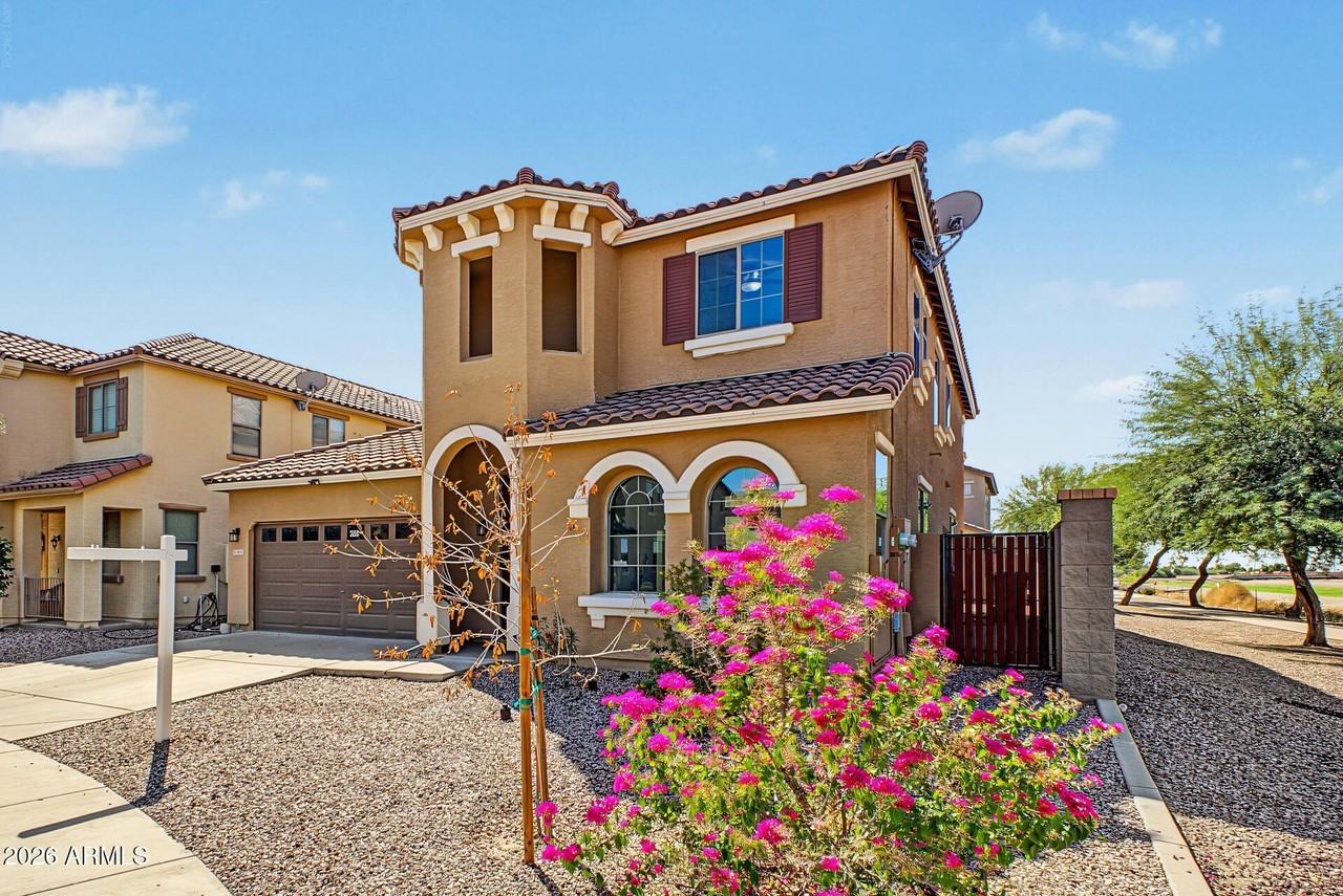 3853 E Claxton Ave - Photo 4 of 42