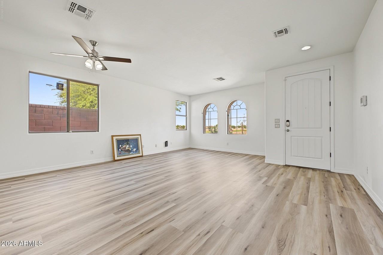 3853 E Claxton Ave - Photo 7 of 42
