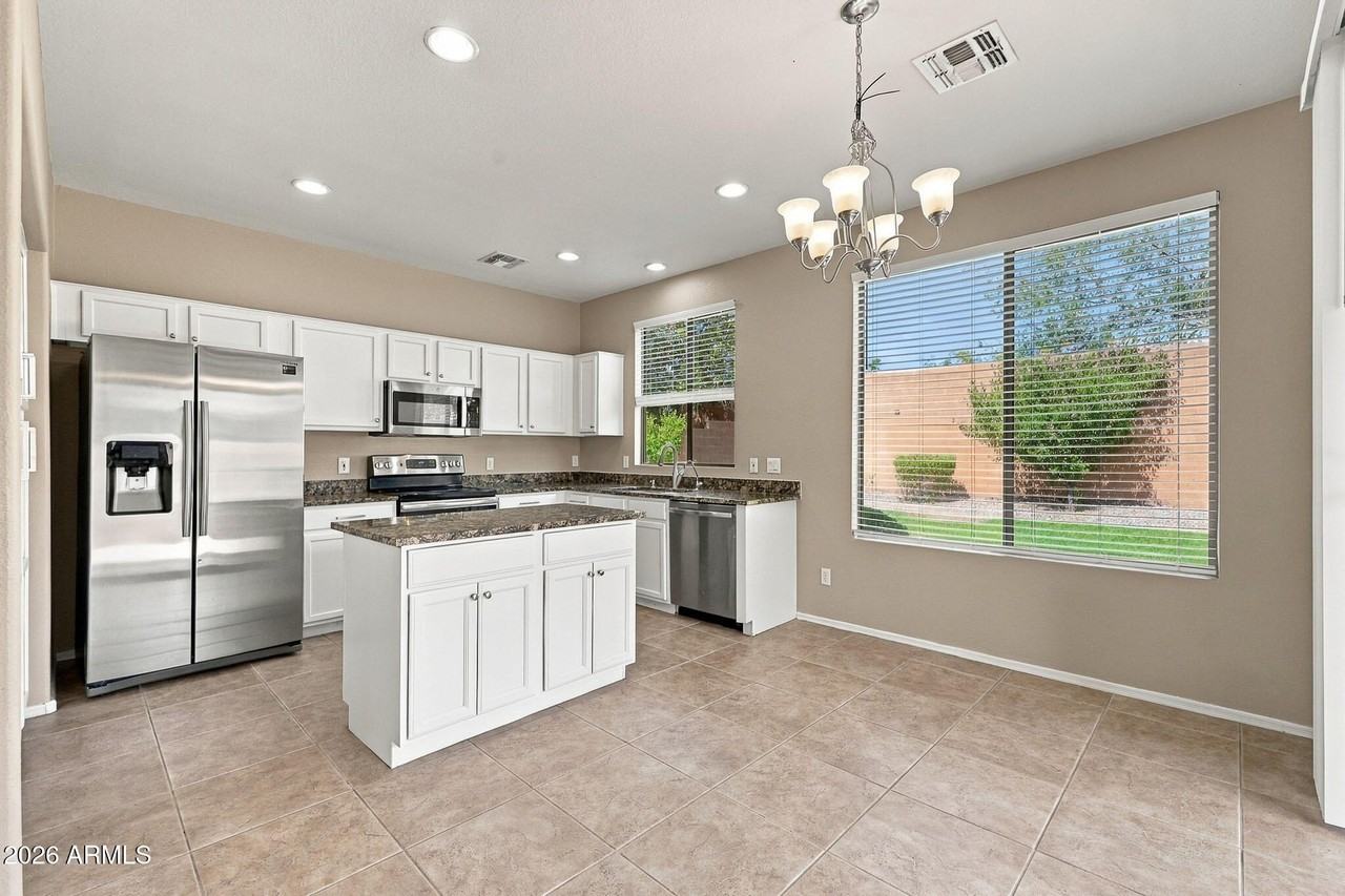 9434 W Ross Ave - Photo 7 of 37