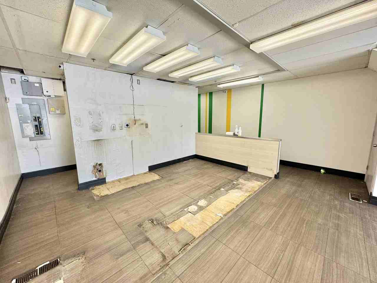 576 W Boylston St - Photo 3 of 14