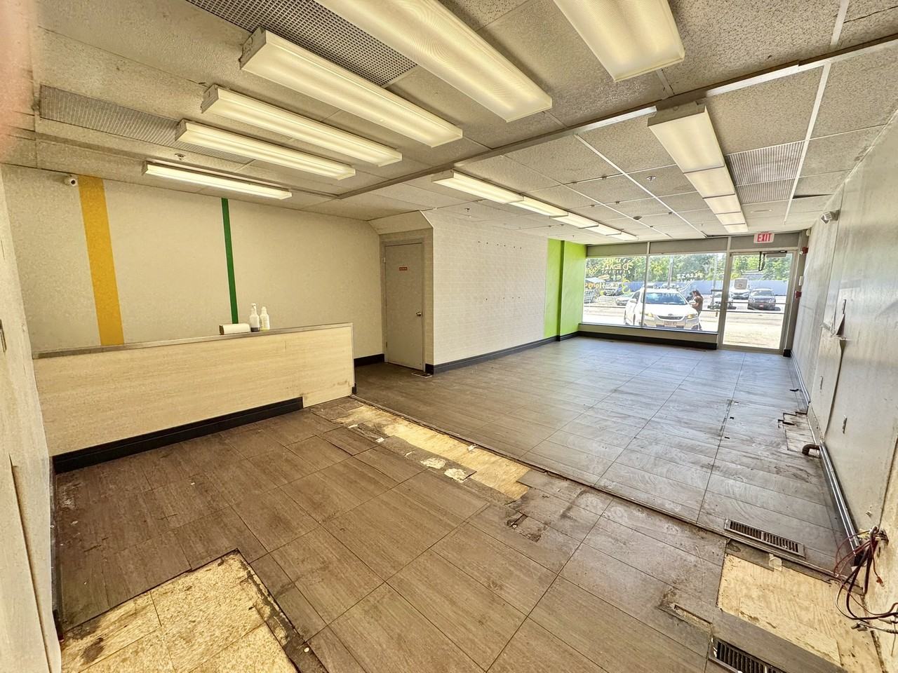 576 W Boylston St - Photo 4 of 14