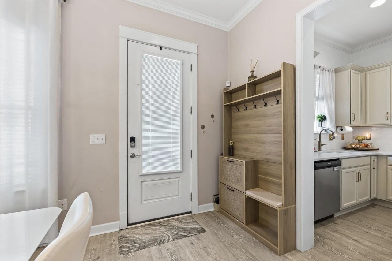 853 Filliman Aly #F - Photo 3 of 36