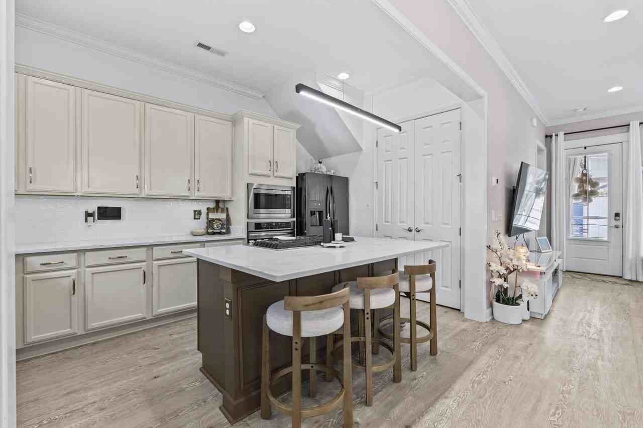 853 Filliman Aly #F - Photo 5 of 36