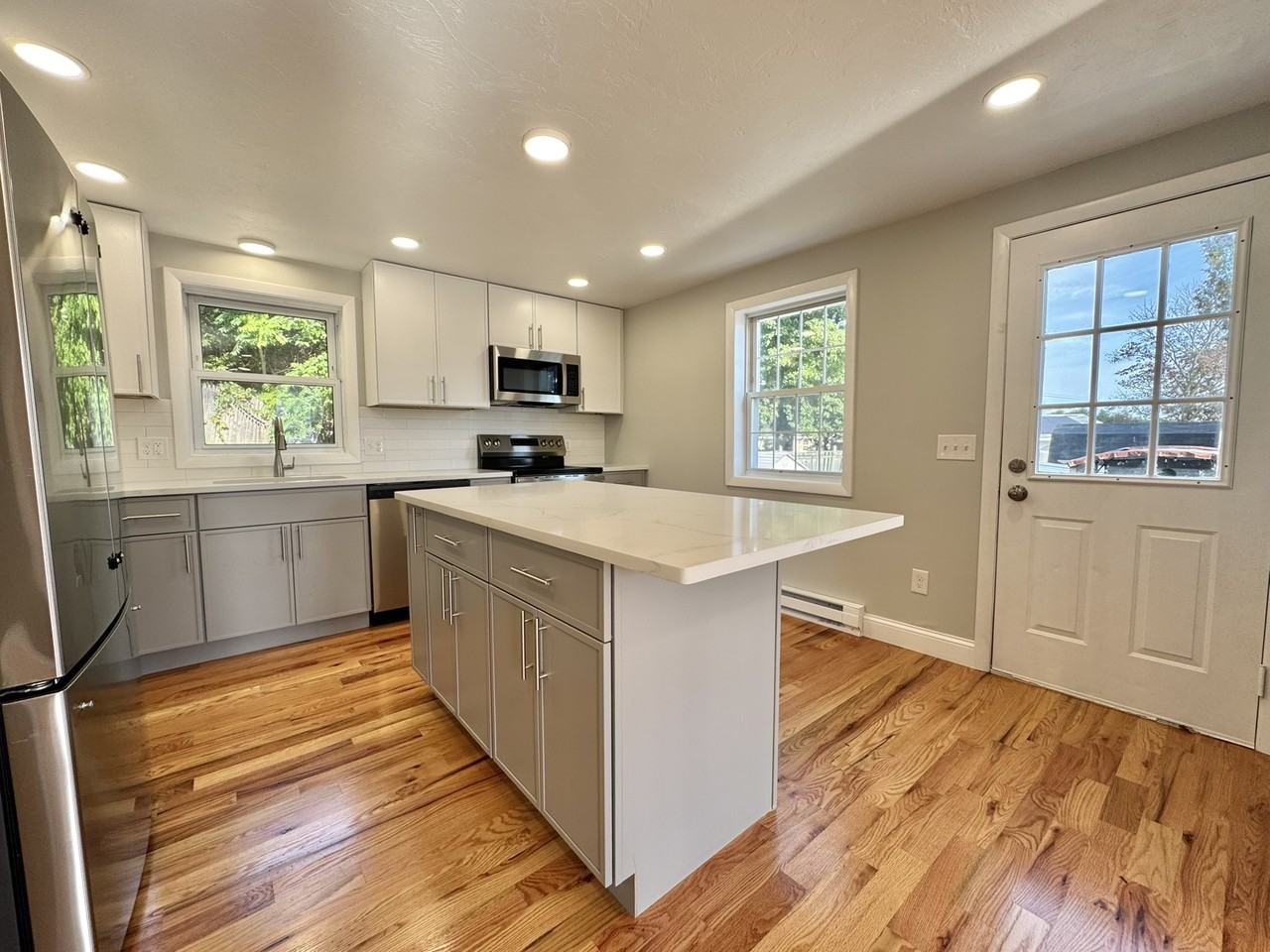 29 Boylston St #1 - Photo 3 of 29