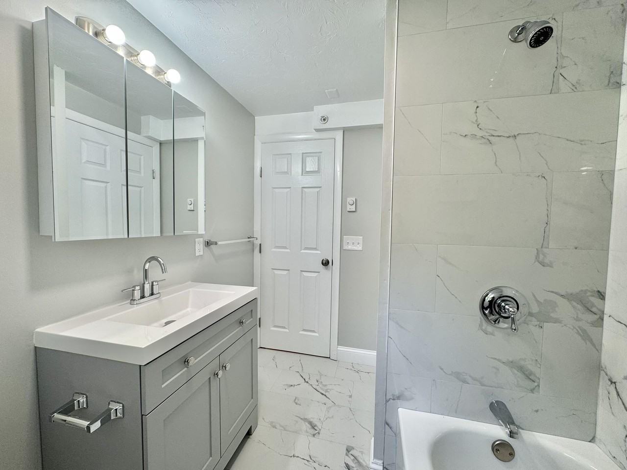 29 Boylston St #1 - Photo 5 of 29