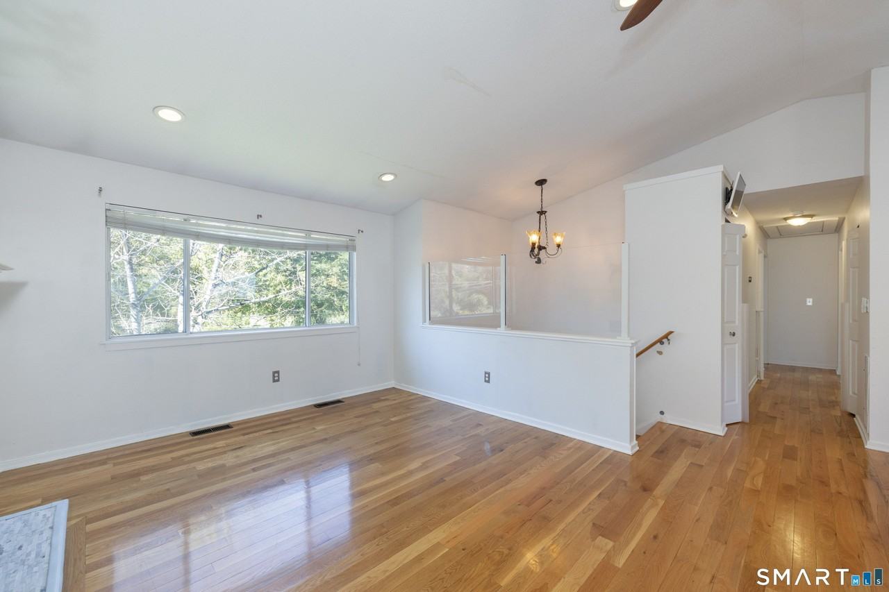 351 Bradley St - Photo 3 of 22